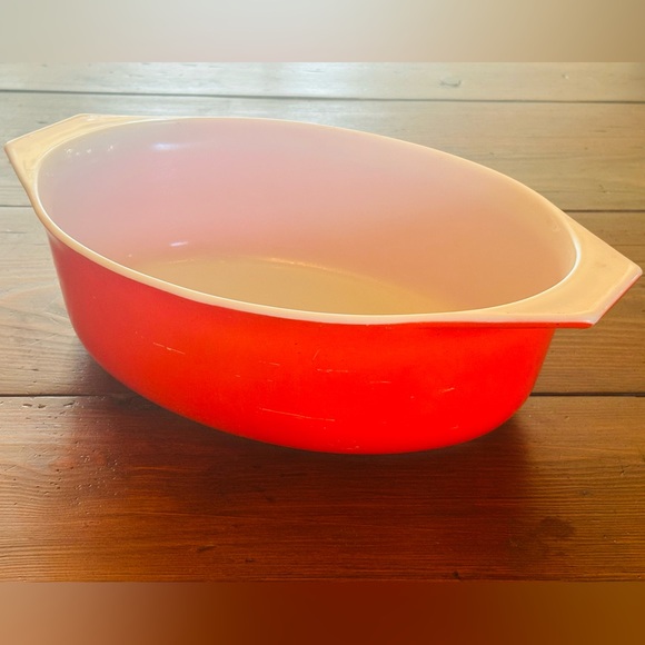 Vintage Pyrex Red Friendship 2 1/2 Quart Oval Casserole Dish Ovenware - Picture 3 of 10